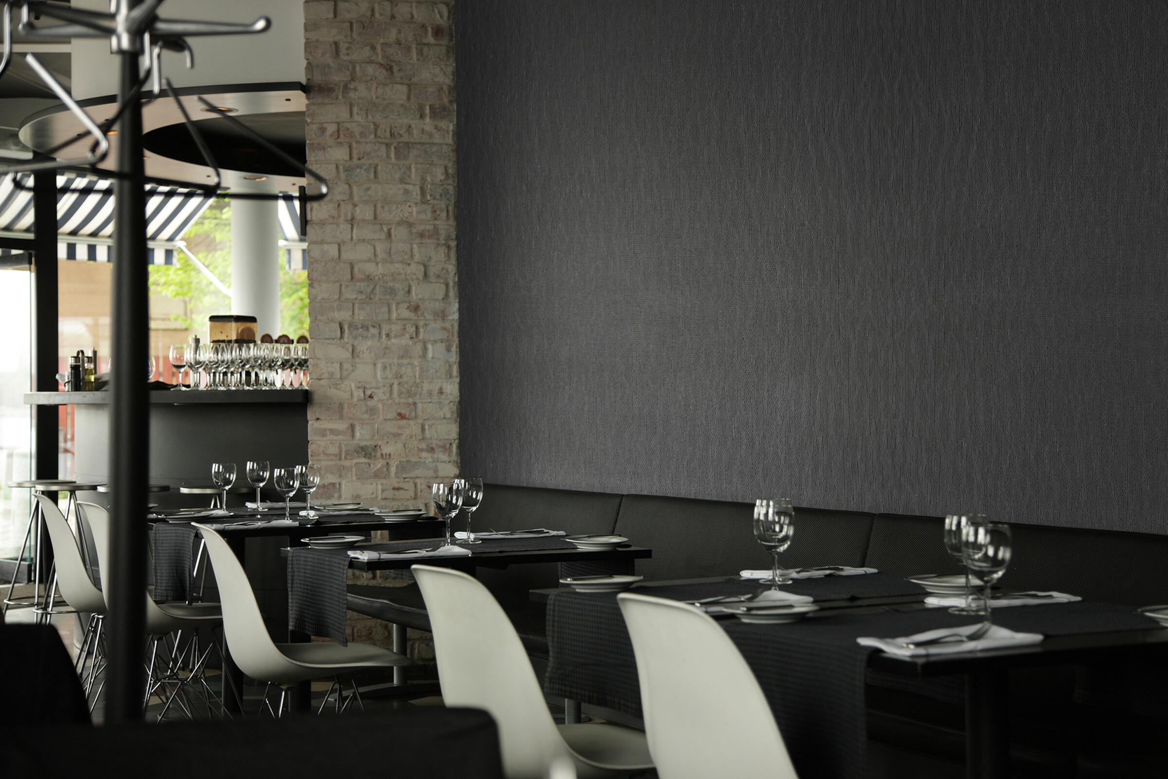 ADFORS Wallcovering Novelio Nature Charm Baltic Blue restaurant